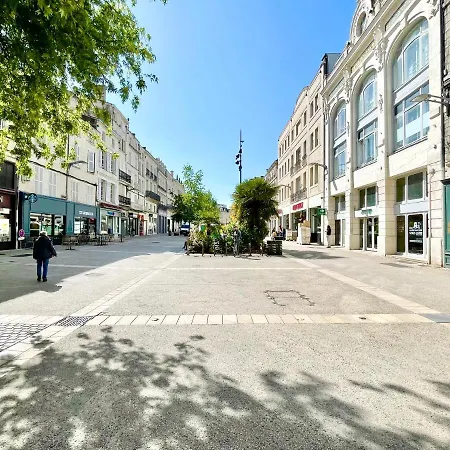 - Hyper-centre - En Duplex Ou Triplex - Wifi Fibre - Nouveau Apartament Niort