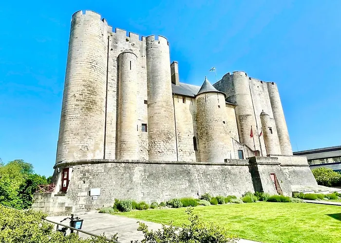 - Hyper-centre - En Duplex Ou Triplex - Wifi Fibre - Nouveau Niort