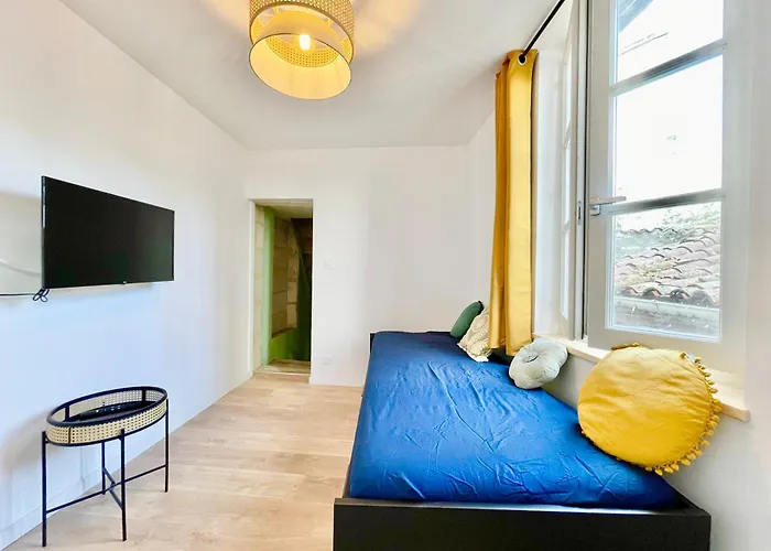 - Hyper-centre - En Duplex Ou Triplex - Wifi Fibre - Nouveau * Niort